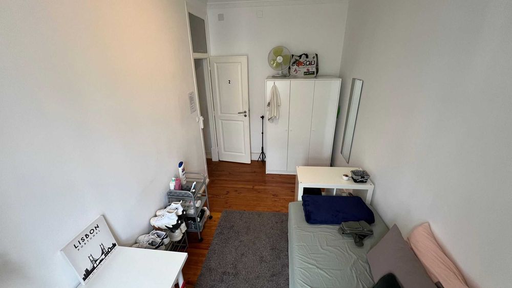 Quarto nas Avenidas novas - Entrada a 1 Agosto