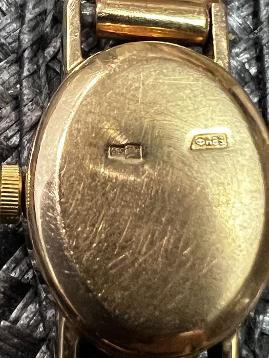 Годинник золотий