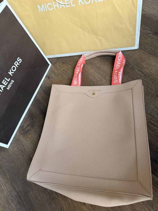 Michael Kors torba shopper bezowa pudrowy roz duża logowane ramiona