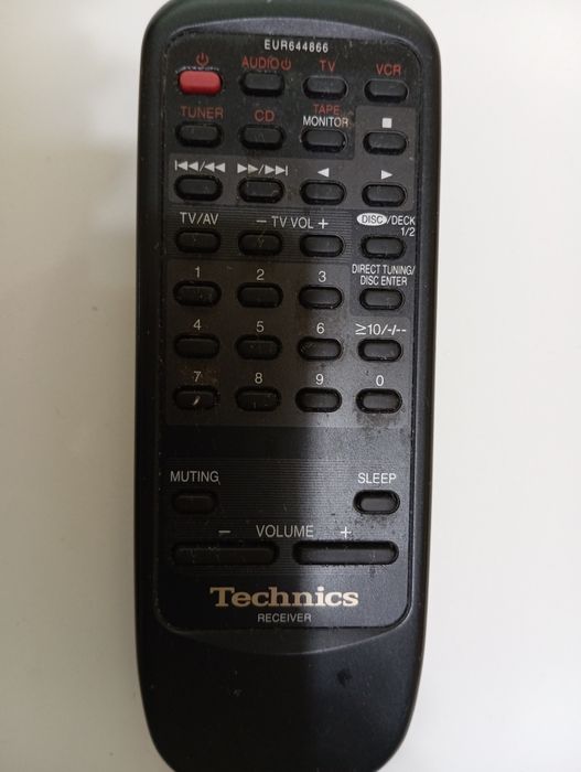 Amplituner Technics z pilotem.