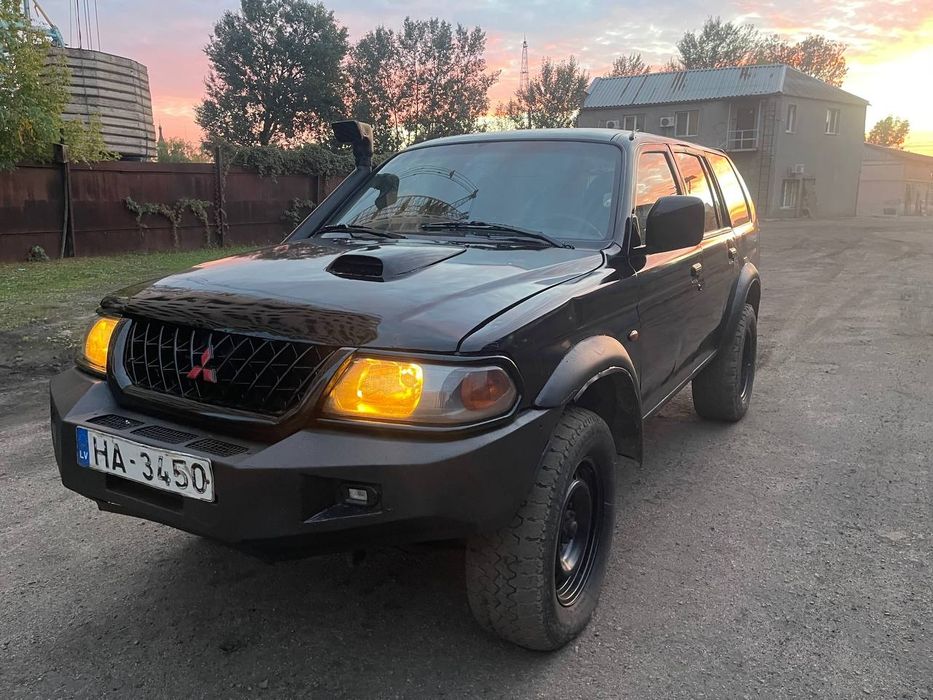 Mitsubishi Pajero Sport(Мітсубісі Паджеро спорт) 2,5 Дизель 2003 рік Механіка Повний привід 4Х4 Гарний джип