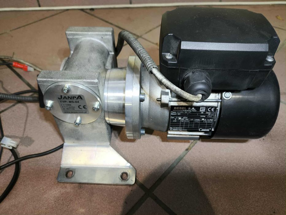 Motoreduktor Przekładnia Silnik Besel Elektryczny 0,09KW jednofazowy 230V Pompa Piec Szuflada Zgoda Wieprz