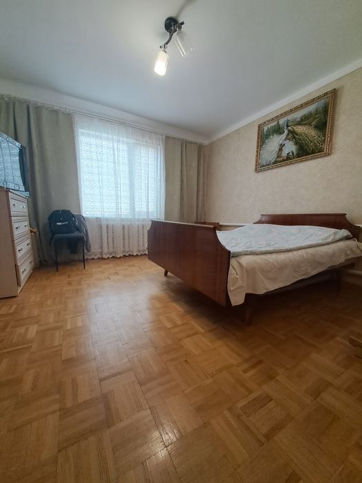 Продам  повноцінну частину будинку