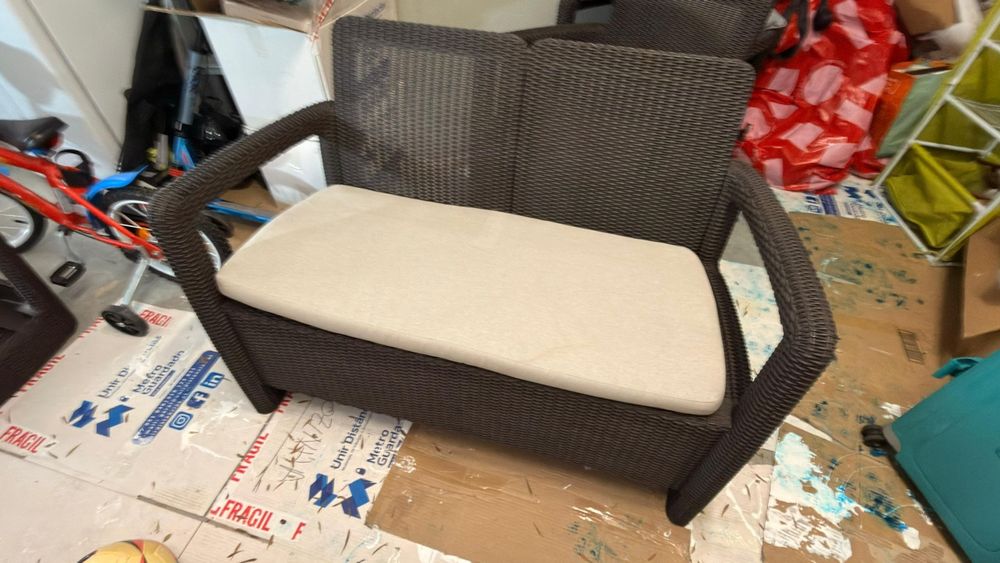 Conjunto relax de 4 lugares em resina castanha