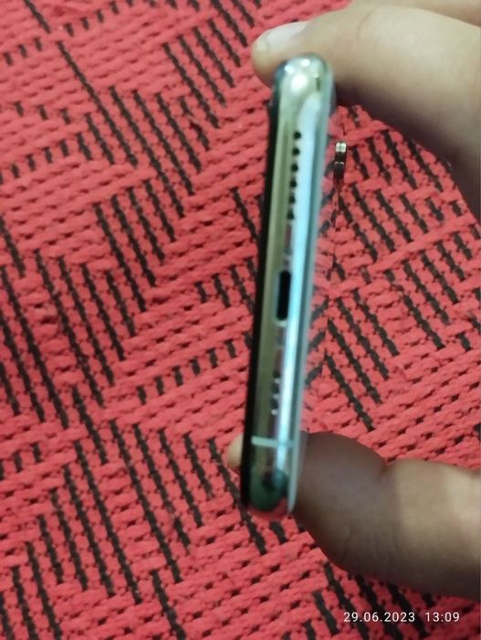 iPhone Xs в гарному стані