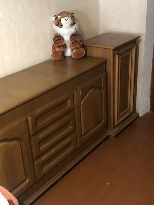 Комод б/в , меблі