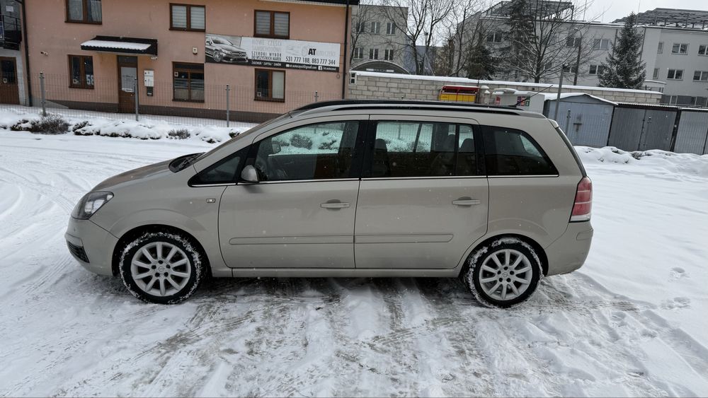 Opel Zafira Cosmo 1.9CDTI 150KM 7 osób półskory panorama navi