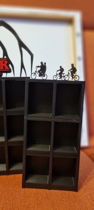 Поличка підставка для фігурок Stranger things