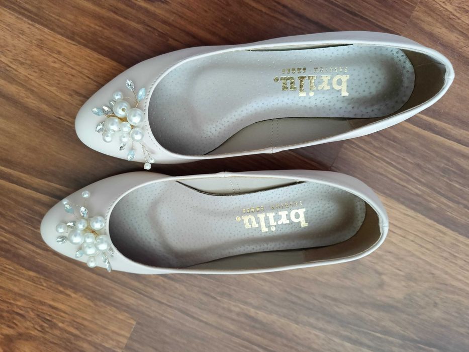 Balerinki bezowe nowe, eleganckie, marki Brilu
