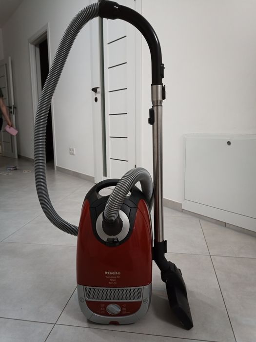 Продам пилосмок Miele C2