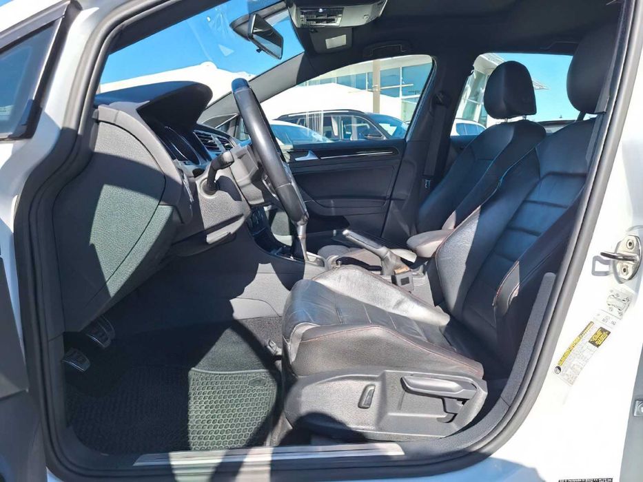 Volkswagen Golf GTI      2016