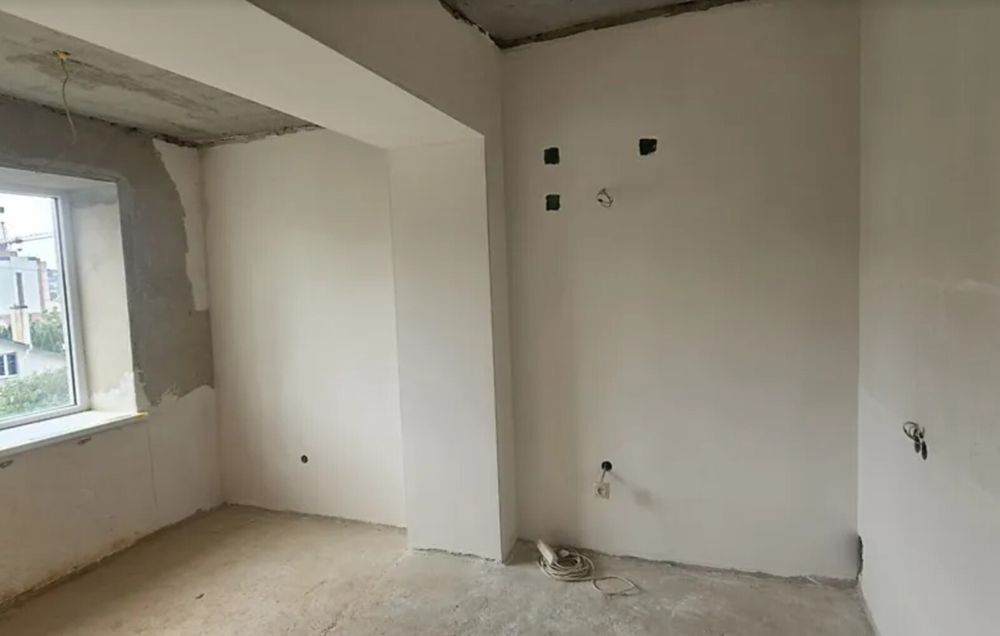 Продаж 3к квартири 100.5 кв. м на вул. Збаразька