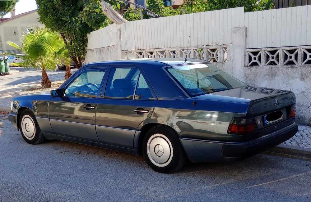 Mercedes Benz 200D