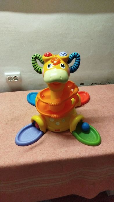 Розвиваюча ігрова стійка Fisher-Price «Весела жирафа»