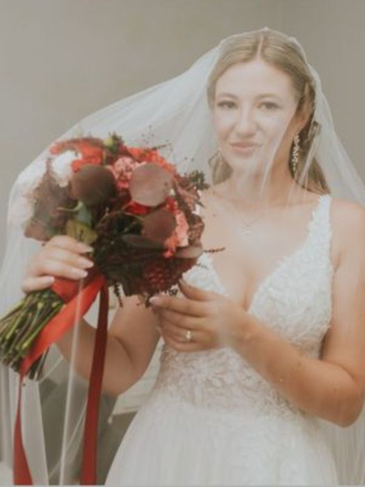 Suknia ślubna śmietanowa