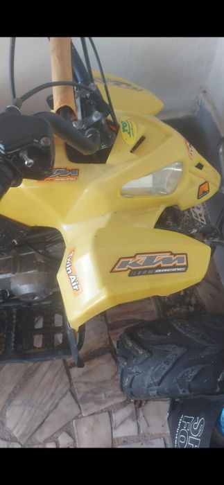 Moto de quatro rodas