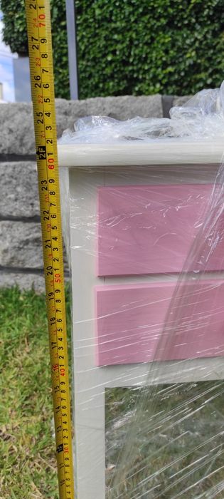 Mesa cabeceira + candeeiro + cadeira