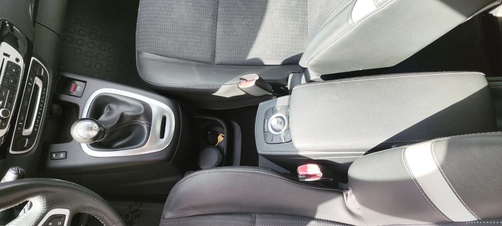 Renault Scenic 1.5 DCI Bose Edition

-Ano 2012
-Motor 1.5 DCI (rápido