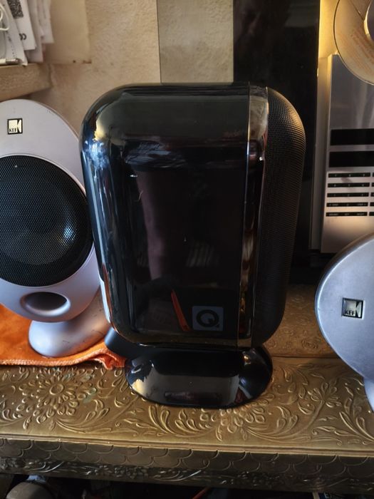 Par de colunas Q Acoustics 7000LRi