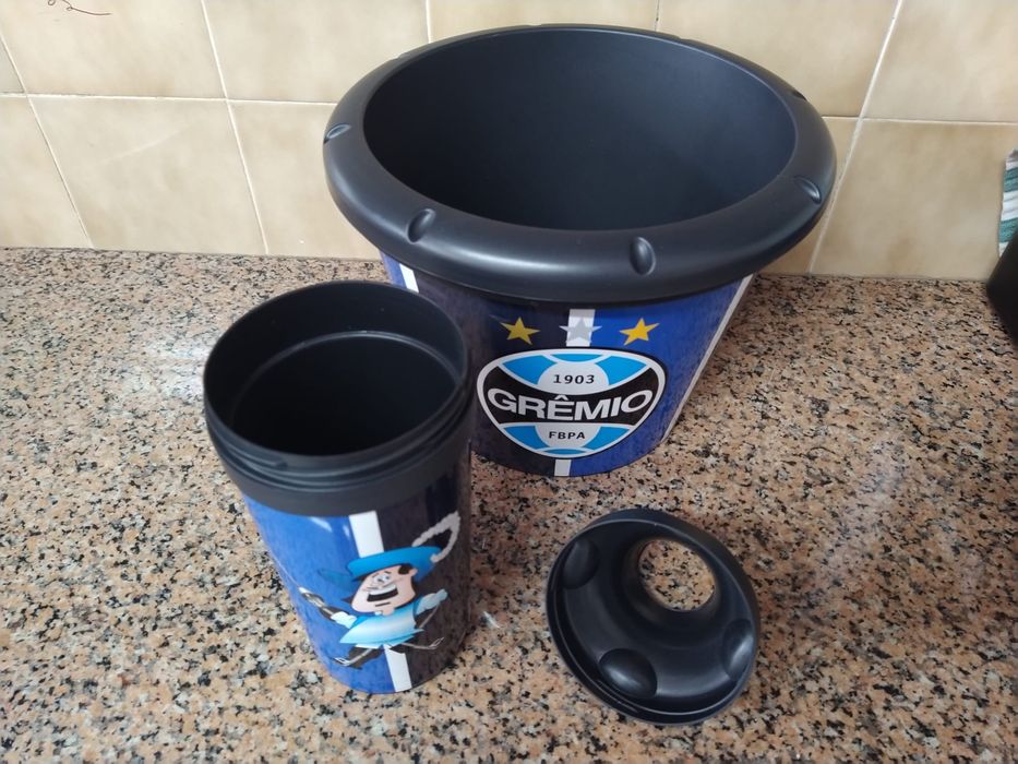 Balde de gelo e copo térmico. GRÊMIO FBPA kit casa quarto apartamento.