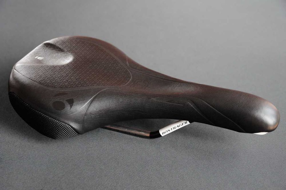 rowerowe siodełko BONTRAGER Evoke RL Hollow Ti, 143mm, pręty TYTAN