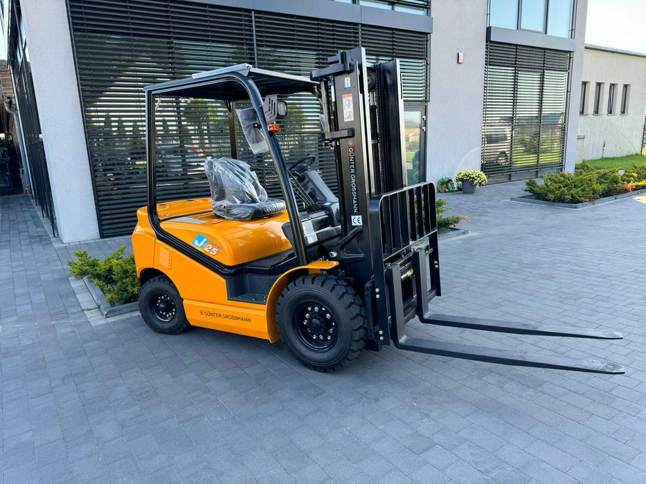 Wózek widłowy 2,5t triplex silnik  Hyundai, nowy, 3 lata gwarancji