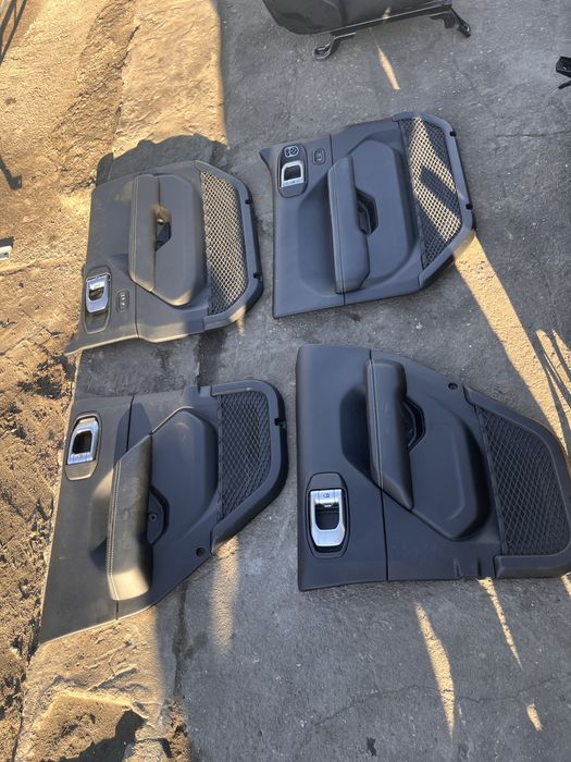 Jeep wrangler jl sahara komplet foteli boczki