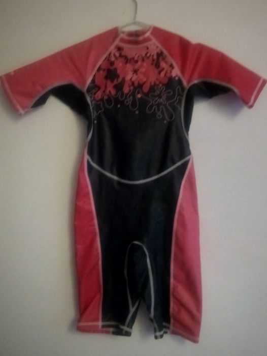 Дитячий комбінезон на дівчинку.