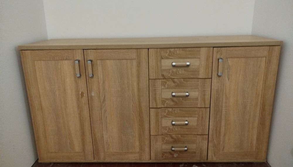 Sprzedam Dużą Solidną Komodę