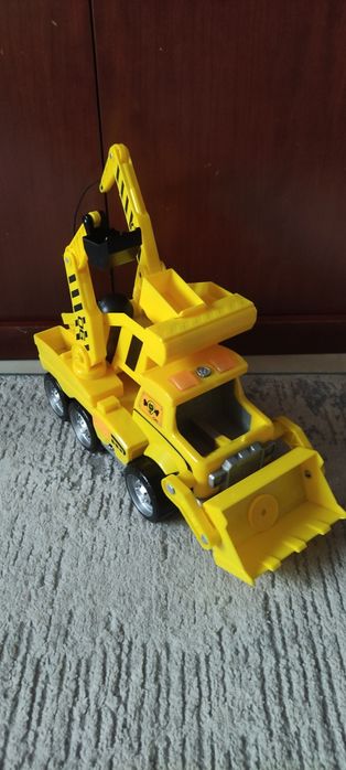 Camião de construção patrulha pata