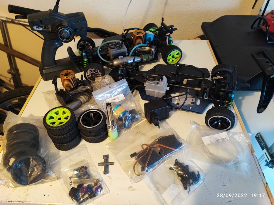 Carro telecomandado a gasolina