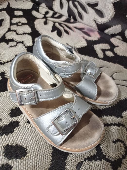 Sandałki dla dziewczynki Clarks 22