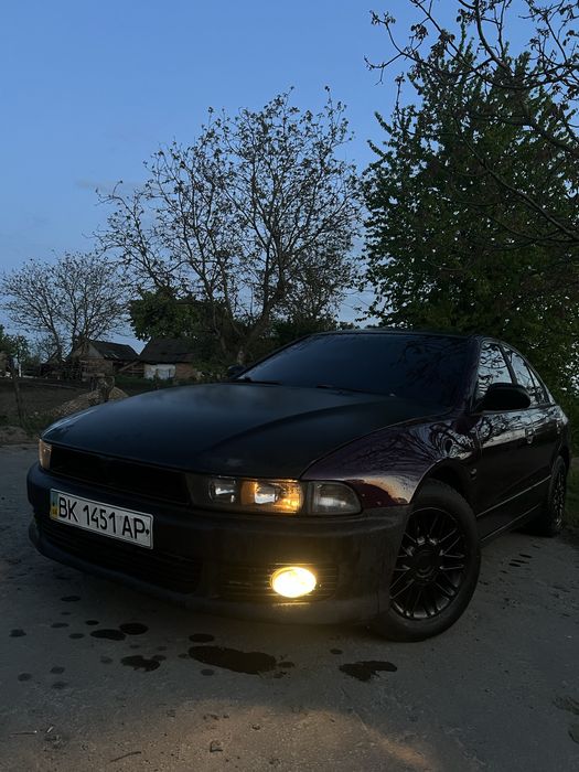 Mitsubishi Galant 8