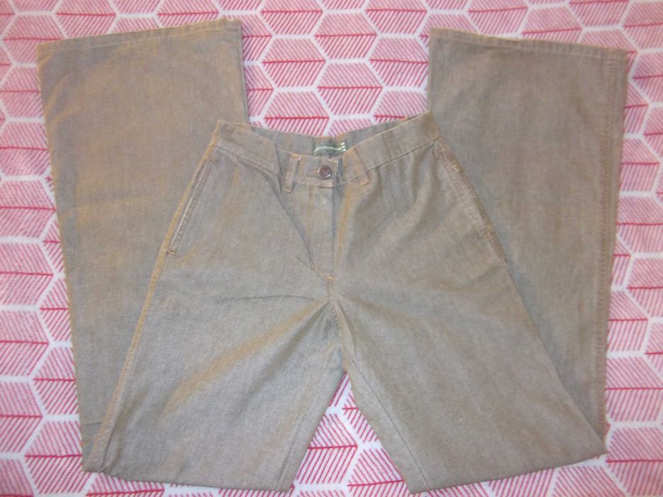 Calças ganga cobre boca sino /Flared copper pants–Stradivarius (32/34)