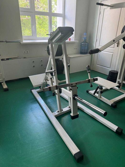 Продам комплект тренажеров для тренажерного зала