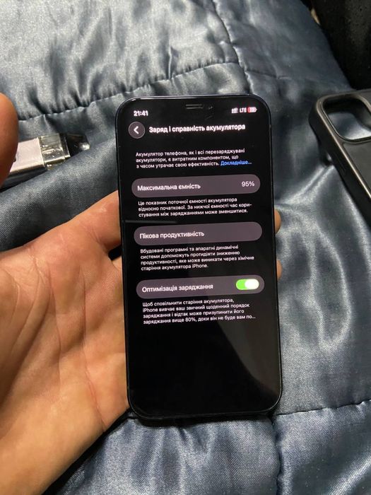 Продам айфон 12 в гарному стані