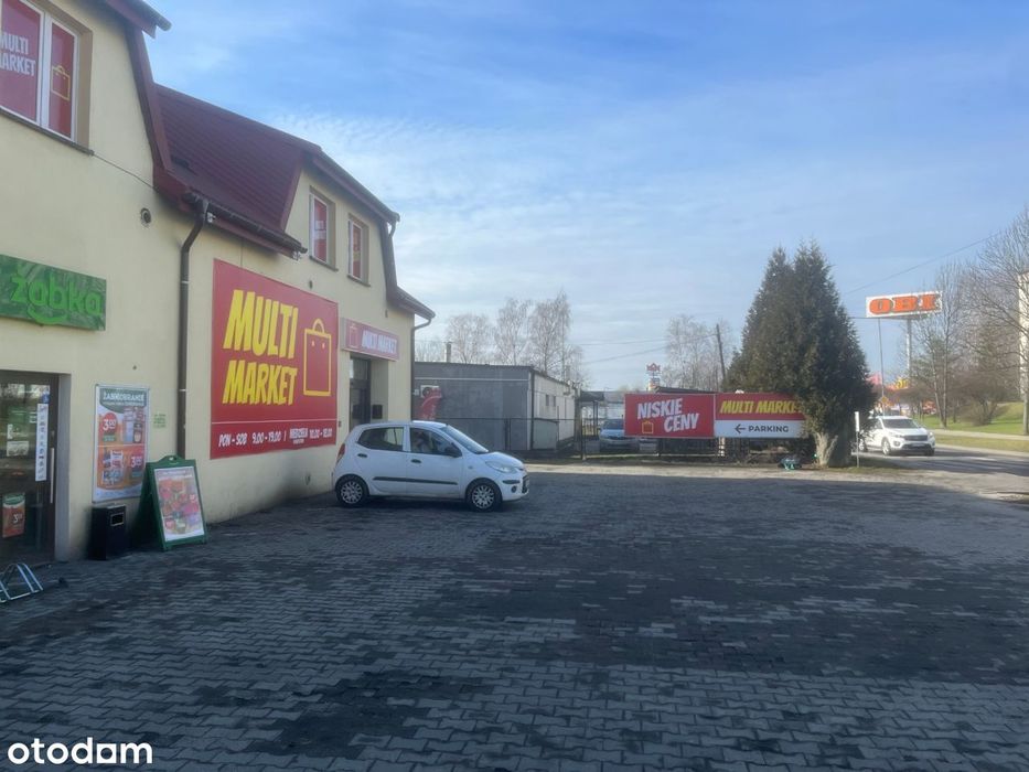 Ścisłe centrum przy głównej drodze z parkingiem