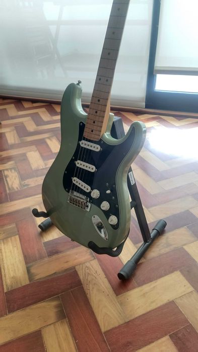 Suporte de chão para guitarra