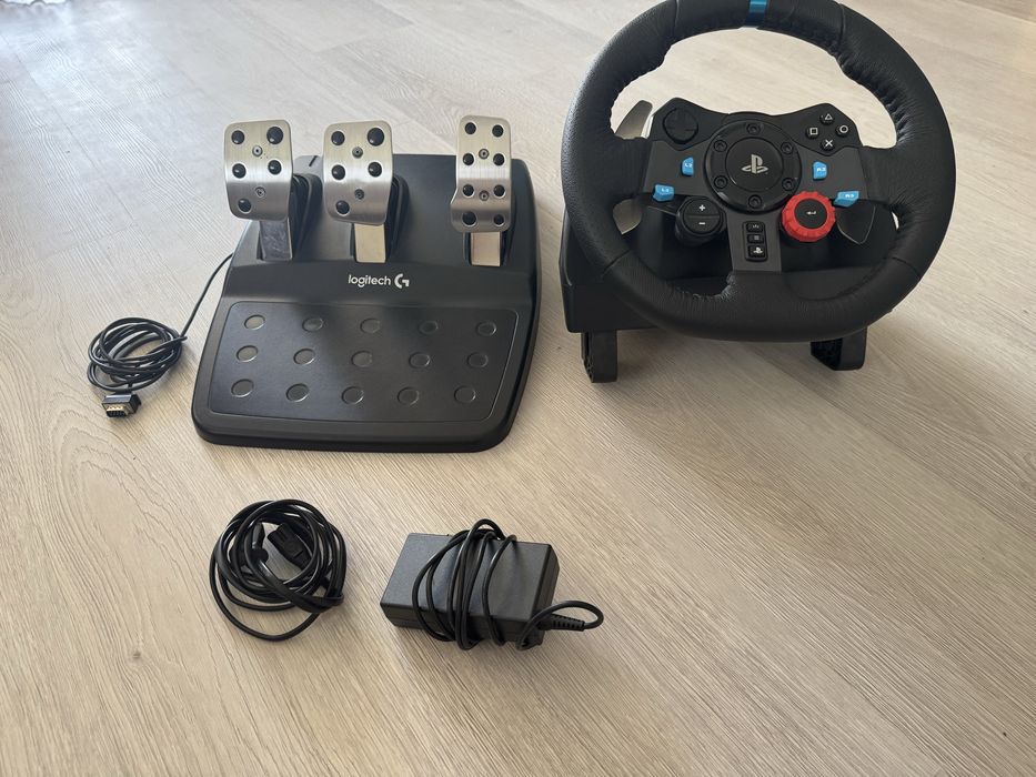 Руль та педалі від Logitech