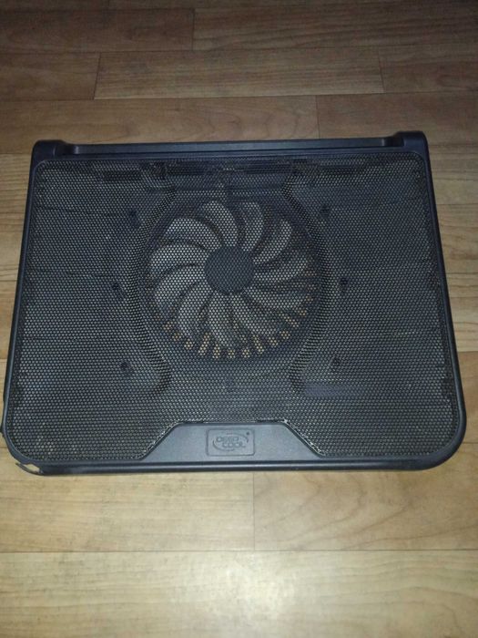 Охлаждающая подставка для ноутбука