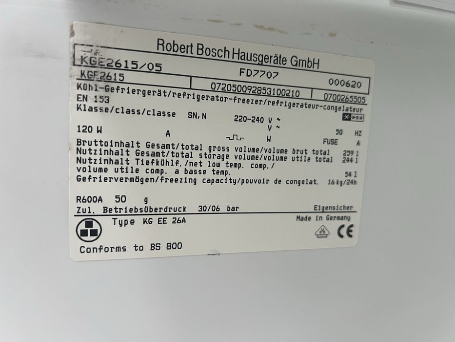 Холодильник з морозилкою Bosch
