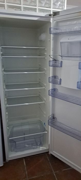 Frigorífico grande Beko dispensador água