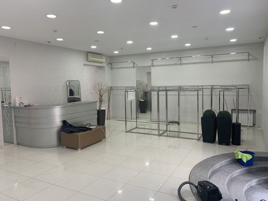 Сдам Помещение в Центре ул.Алчевских и Свободы Sобщ.= 304м