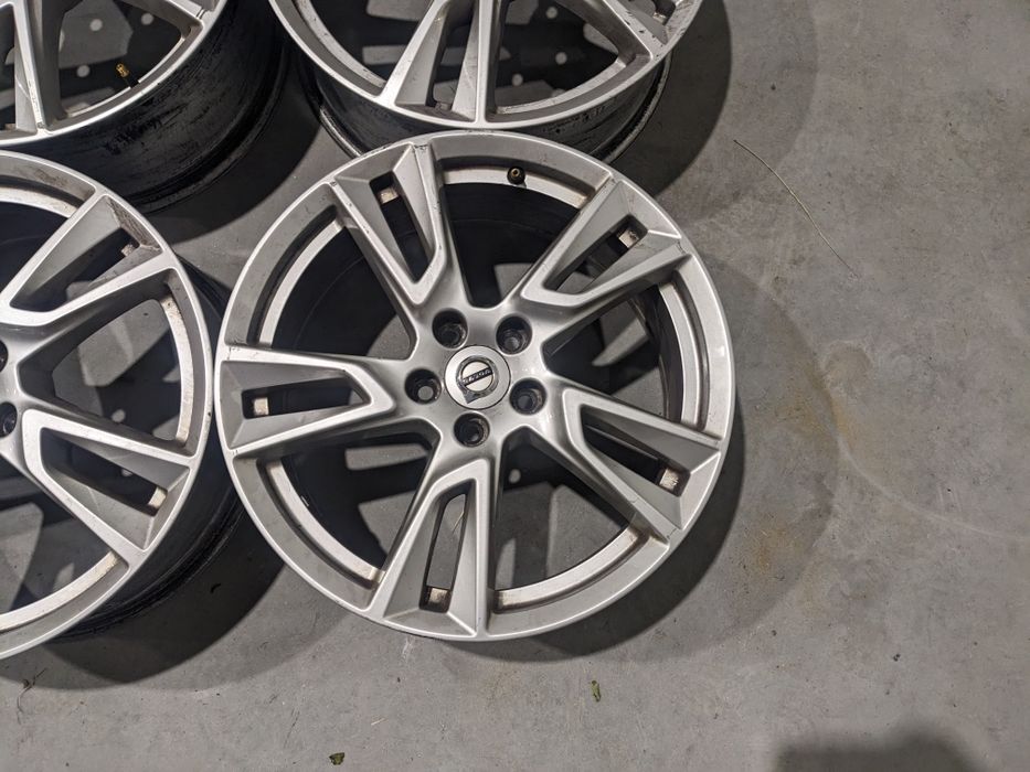 Oryginalne Alufelgi Volvo XC 7,5Jx18 ET50,5 Wysyłka Ford 5x108