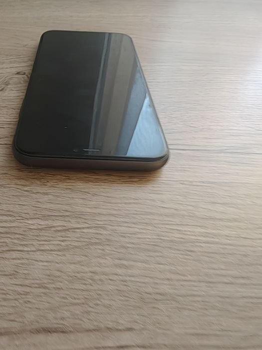 Telefon iPhone 11