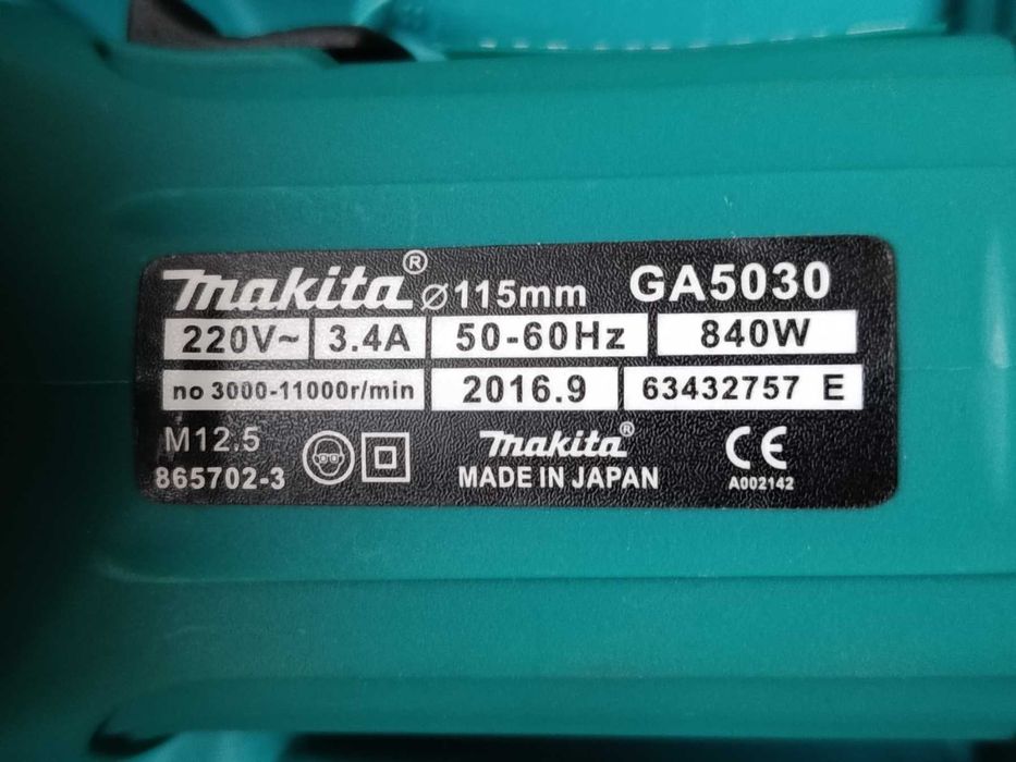 Компактна електрична КШМ (Болгарка) GA 5030 в переносному кейсі