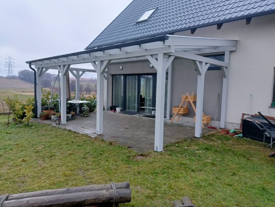 Budowa konstrukcji drewnianych.