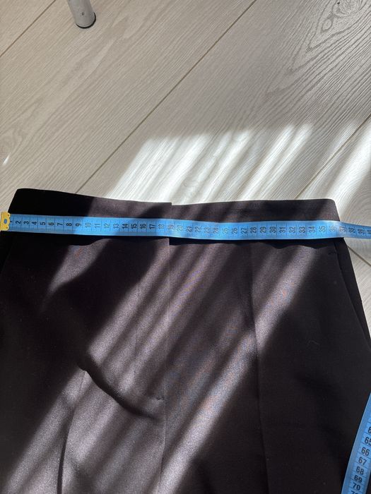Брюки жіночі ZARA (М) чорний кольр. БУ як нові розмір М ( Іспанія)