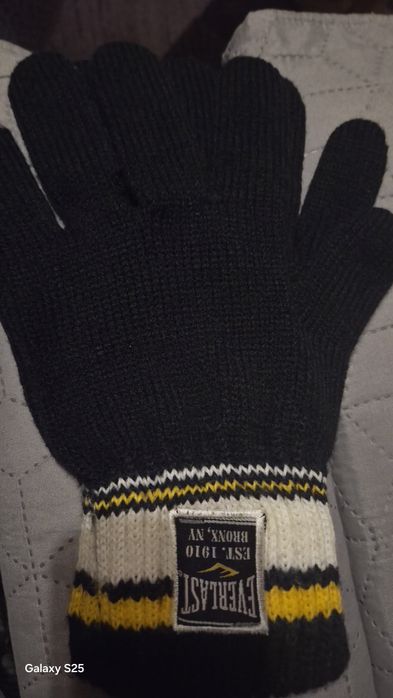 Sprzedam męskie rękawiczki.