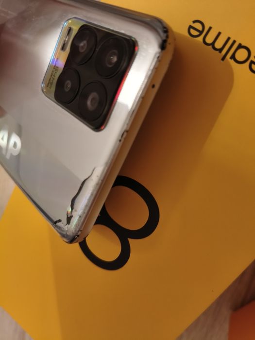 Smartfon realme 8 125GB + słuchawki realme buds air 2